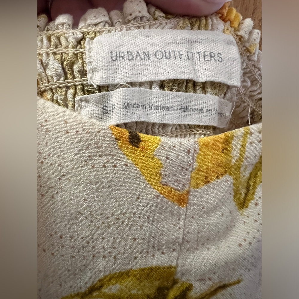 Urban Outfitters Short Linen sundress Size Small With Lemon print - Picture 4 of 11